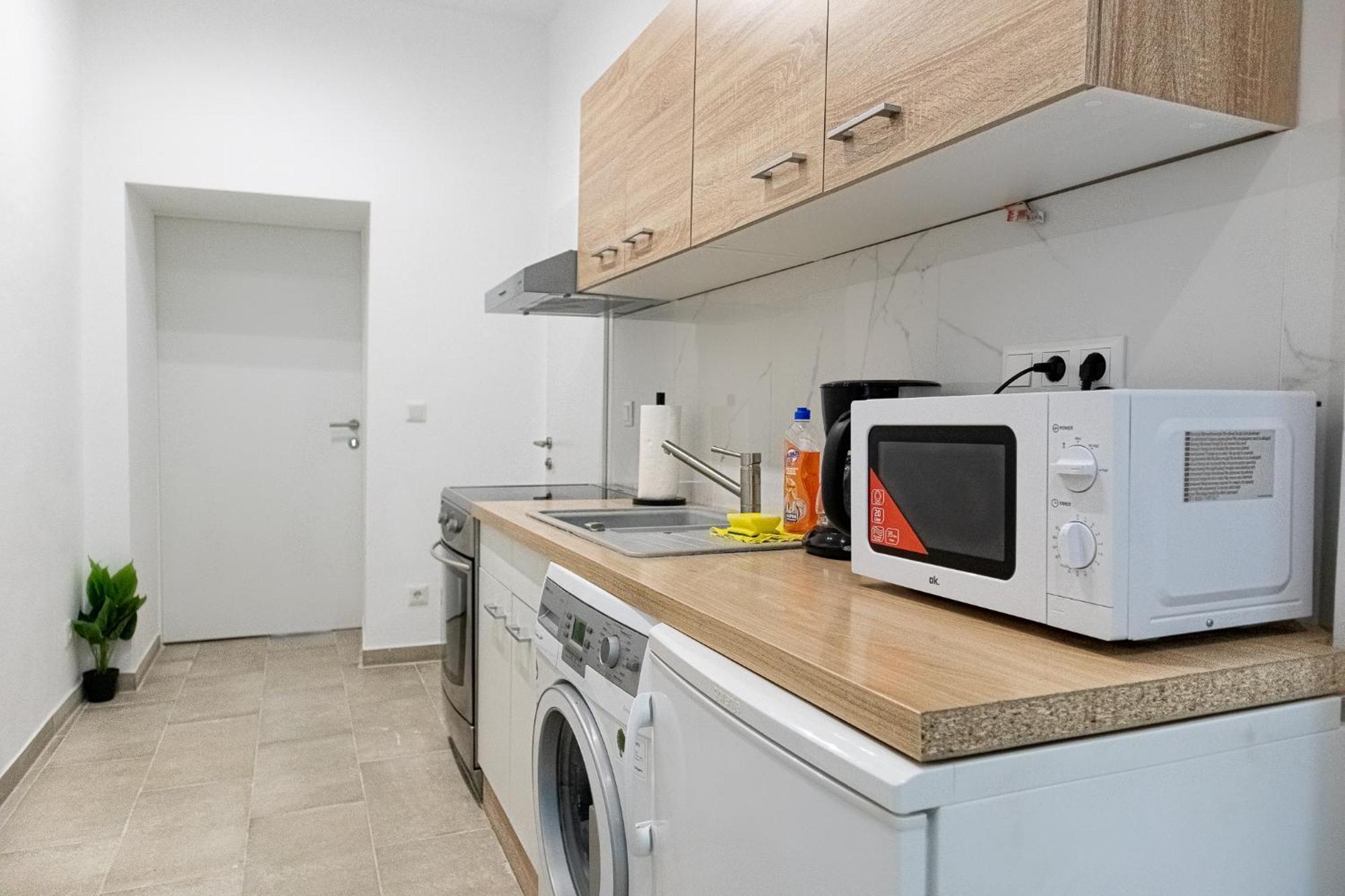 9 Min From City Center - Beautiful Studio Near U1 Reumannplatz Wenen Buitenkant foto