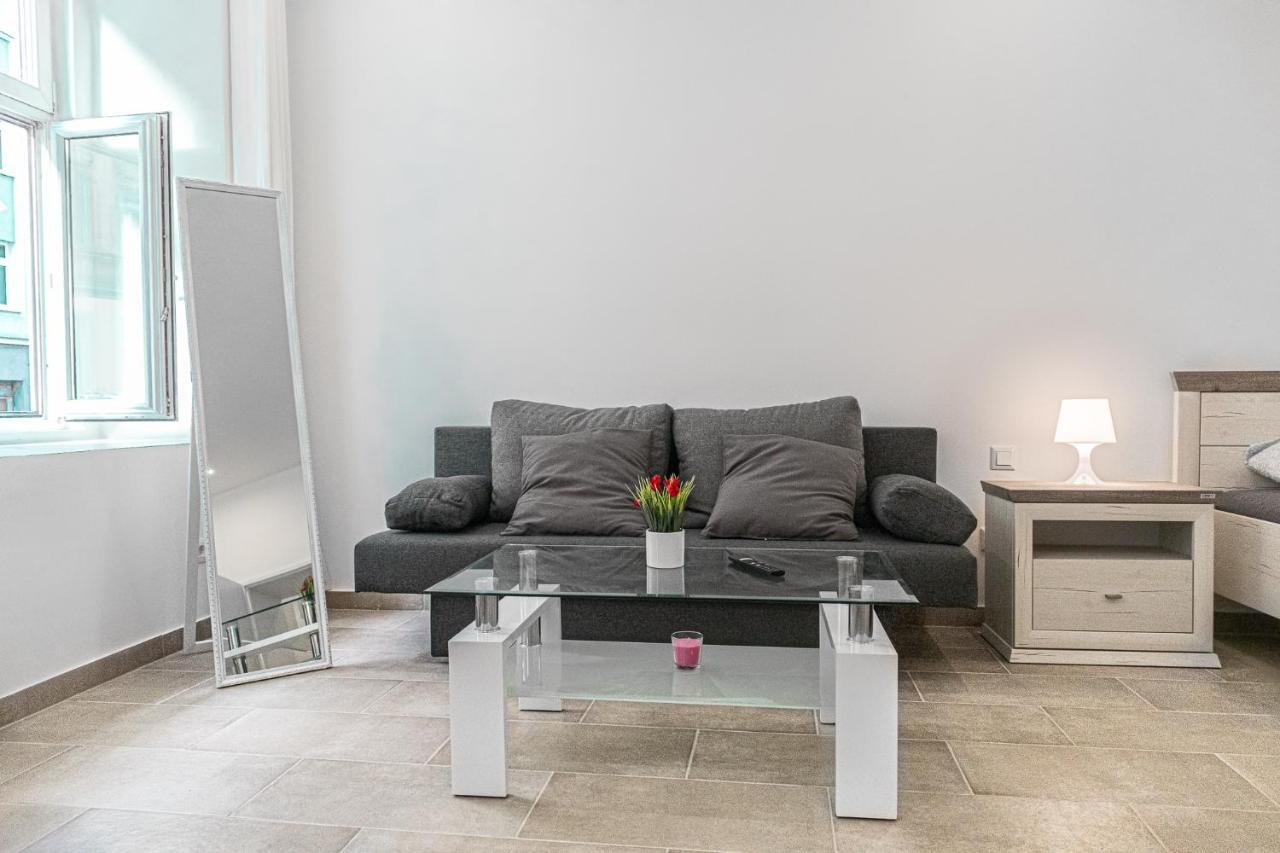 9 Min From City Center - Beautiful Studio Near U1 Reumannplatz Wenen Buitenkant foto